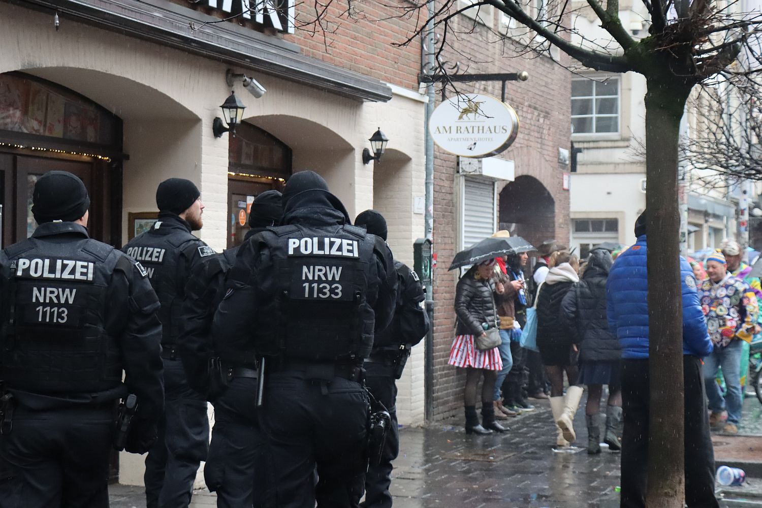 D Sseldorf Einsatzkr Fte Ziehen Positive Bilanz Nach Altweiber Ddorf